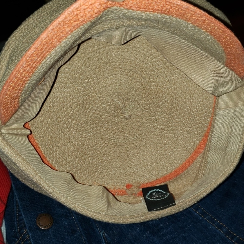 Ladies hat - Picture 5 of 8